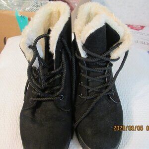SQL Cozy Black Women's Faux Suede Boots Size 37 (6)